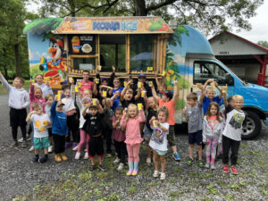 VBS Children with their Kona Ice snack